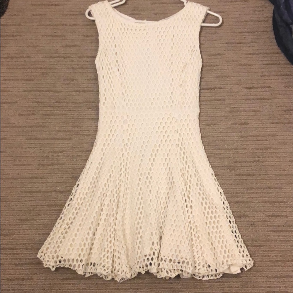 Elizabeth and James white dress